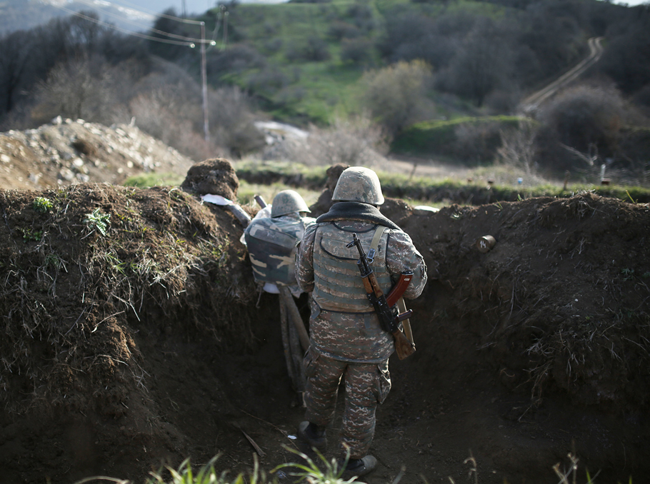 От выстрела азербайджанских ВС в Карабахе ранен военнослужащий