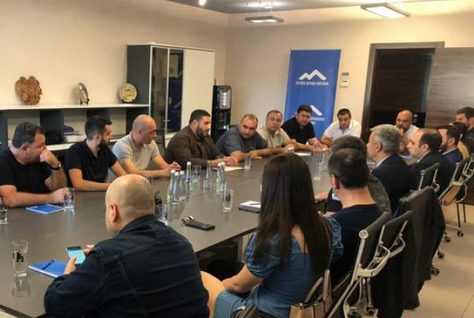 Ուկրաինայի հայ համայնքի ղեկավարը և ՀՀ դեսպանը քննարկել են հարցերի լայն շրջանակ