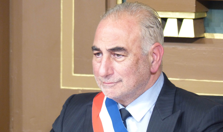Новоизбранный мэр Лиона спас многочисленные жизни в Армении и Карабахе - газета