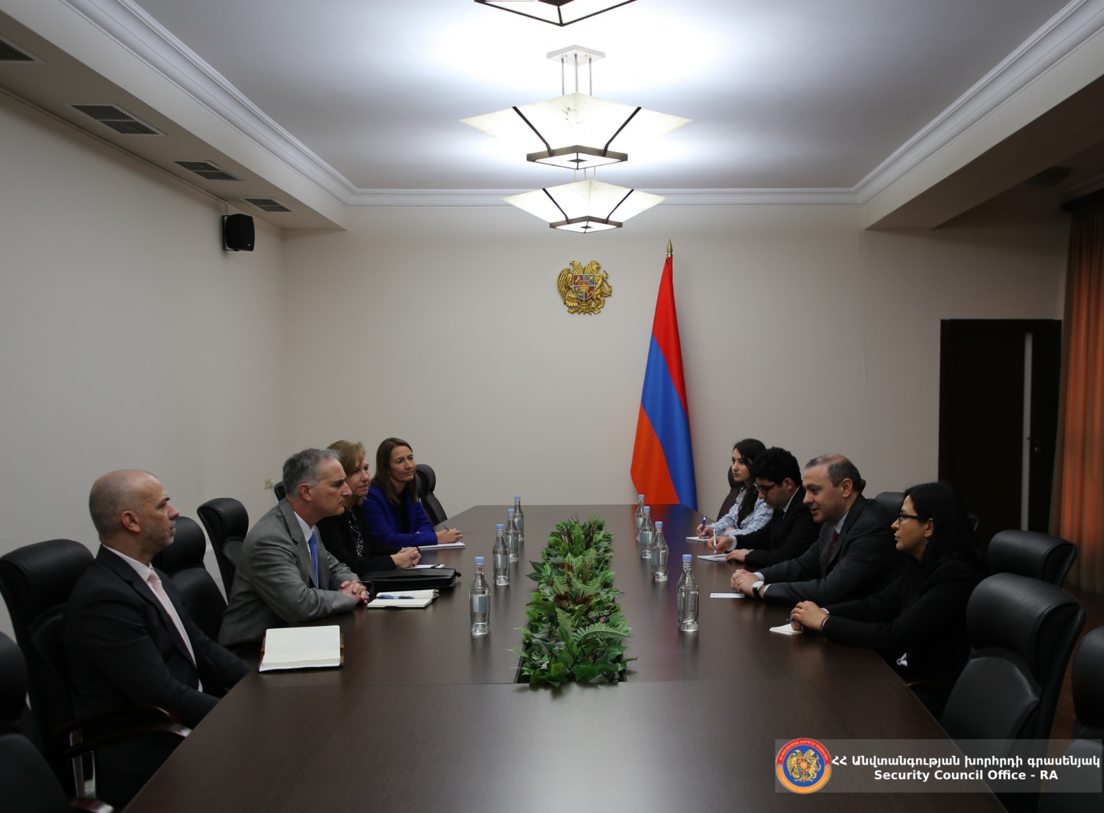 Секретарь Совбеза Армении и сопредседатель МГ ОБСЕ от США обсудили агрессию Азербайджана  