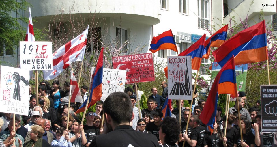 НГ: Армянам Грузии рекомендовано держаться подальше от посольства Турции