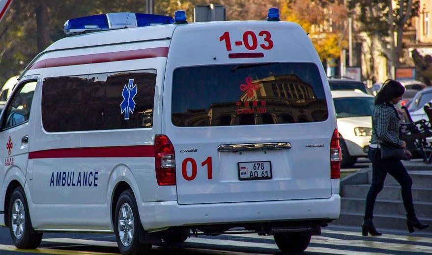 Решили сегодня перевезти в Ереван троих пострадавших в ДТП в Грузии - министр