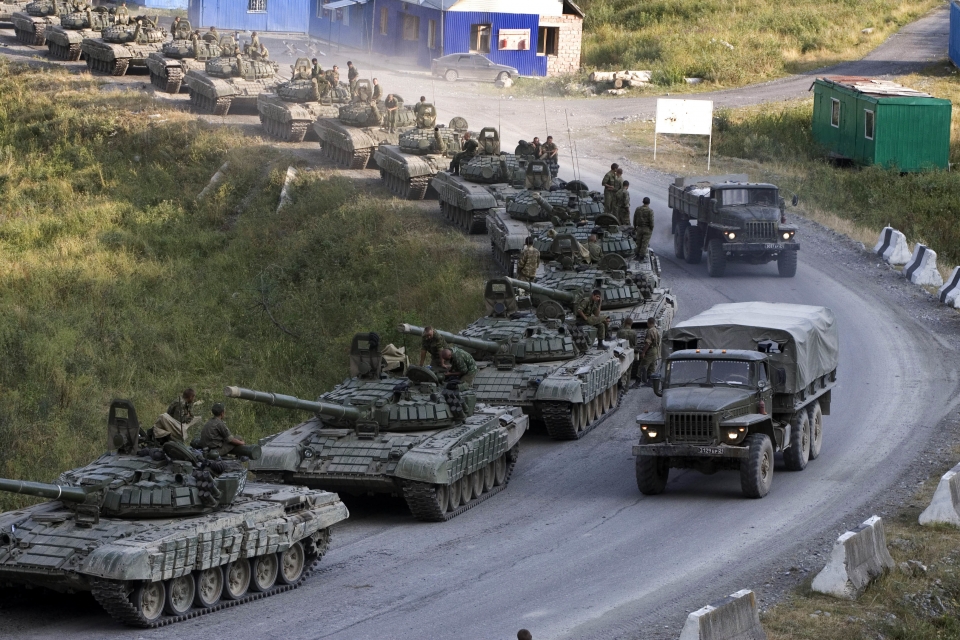 В Грузии считают, что Россия превосходит США по военной мощи - опрос NDI