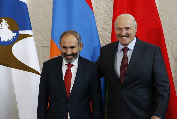 Александр Лукашенко поздравил Никола Пашиняна с назначением на пост премьер-министра 