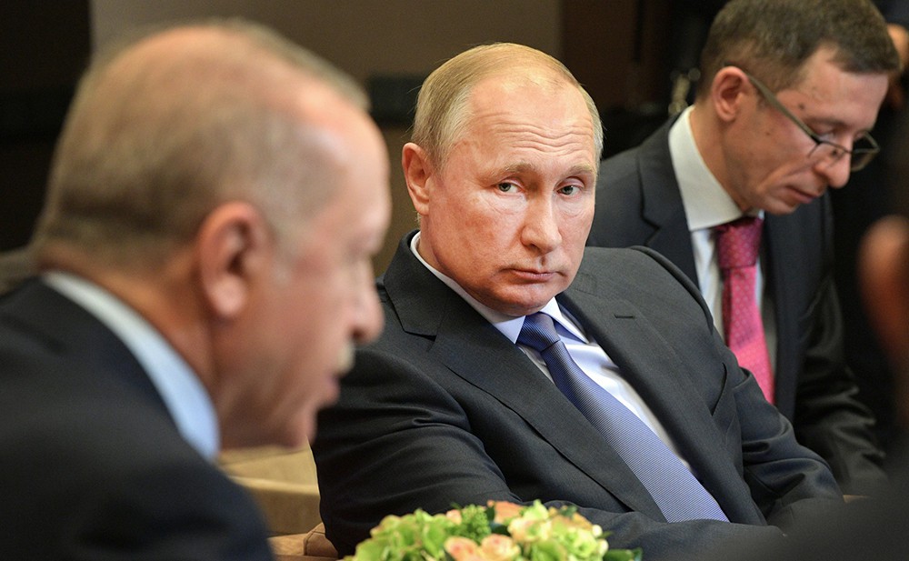Турция примет помощь России: Путин и Эрдоган обсудили работу российских спасателей