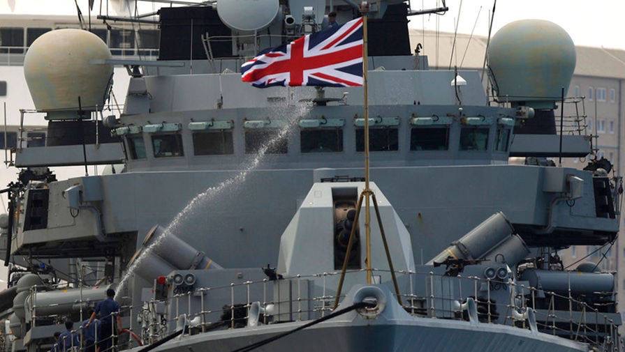 ВМС РФ предупредительным огнём остановили нарушение госграницы британским эсминцем