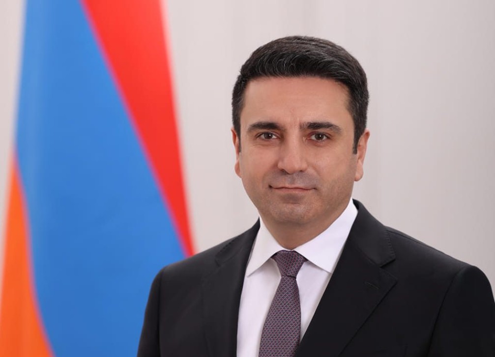 «Աշխատանքն է բարեկեցիկ կյանք ունենալու միակ բանալին». Ալեն Սիմոնյանի շնորհավորական ուղերձը