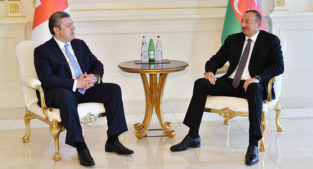 Премьер-министр Грузии совершит визит в Баку