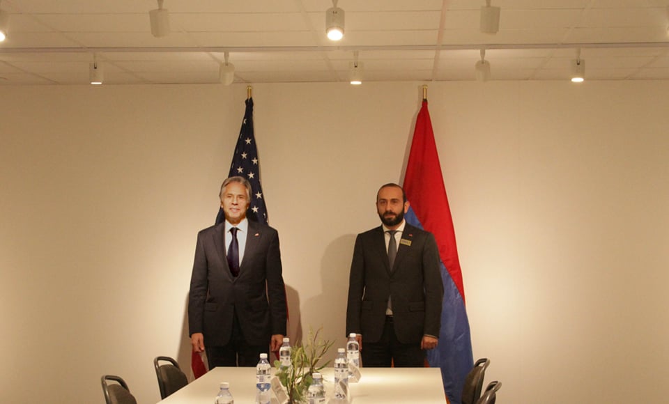 Глава МИД Армении сообщил об «эффективной встрече» с госсекретарем Блинкеном