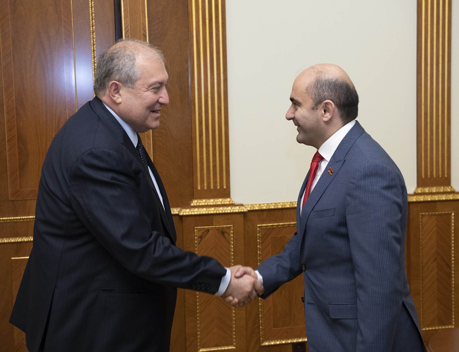 Призываю президента не подписывать предложение Пашиняна, сохранить ВС Армении - депутат
