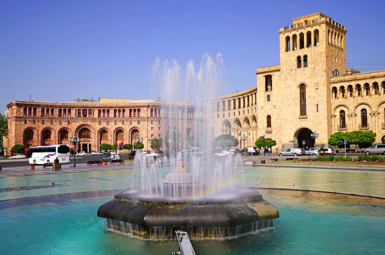 Лето не сдается: в Ереване сохраняется 34-градусная жара