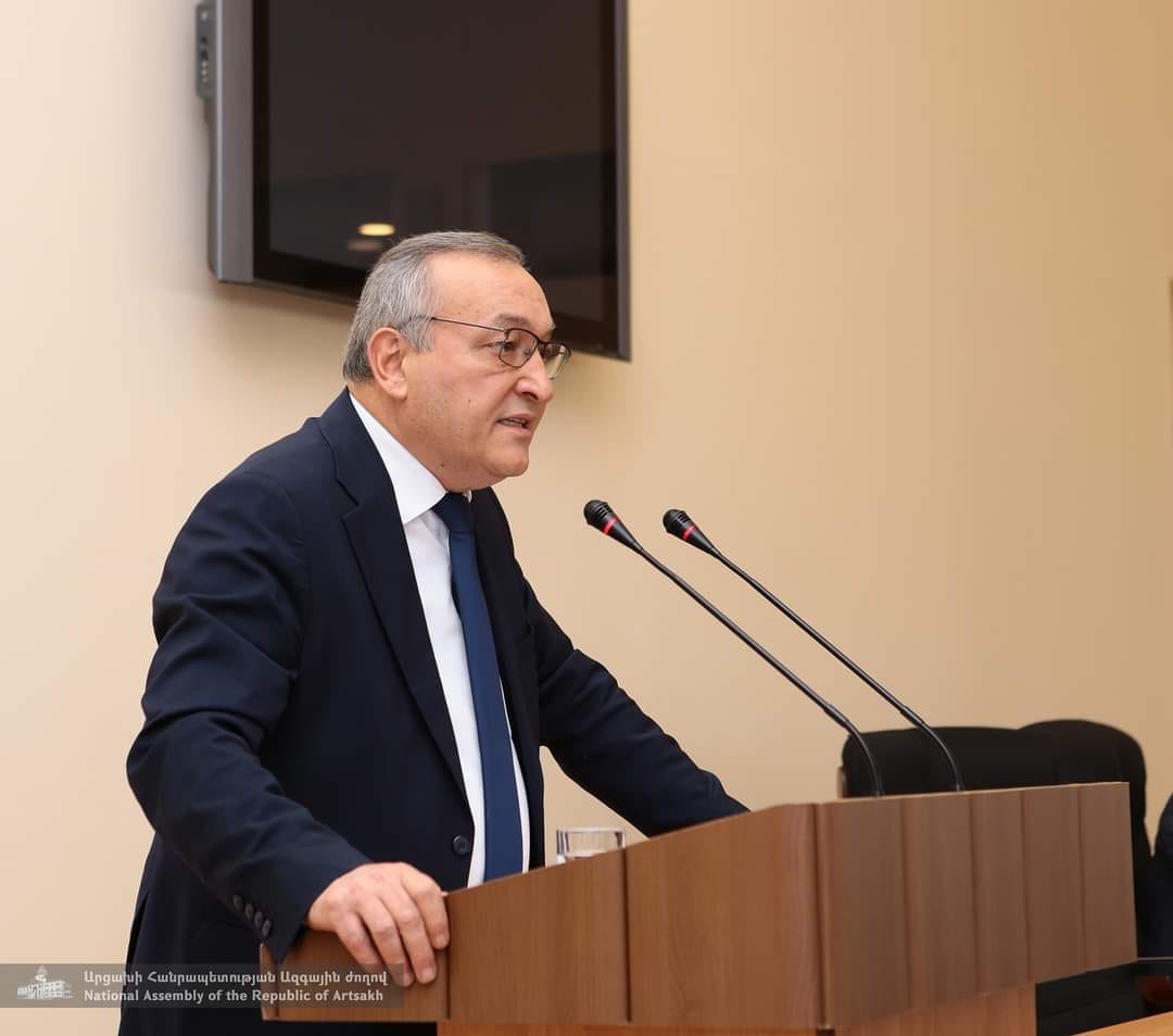 Ради защиты Армении и Арцаха отложить в сторону внутренние разногласия - Товмасян 