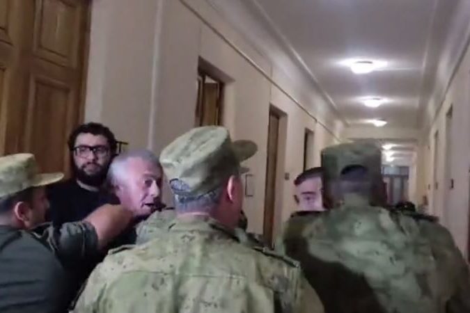 Пресс-секретарь Алена Симоняна о выводе Рубена Акопяна из здания НС 