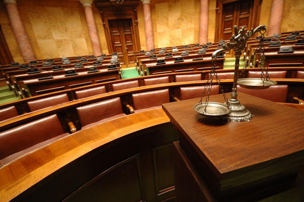 Свет отключили: судебное заседание по делу Роберта Кочаряна отложено