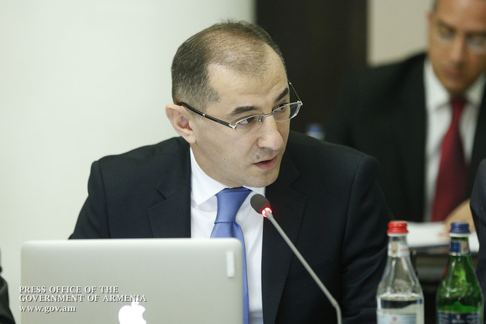 Правительство Армении поддержит экономический рост денежными вливаниями