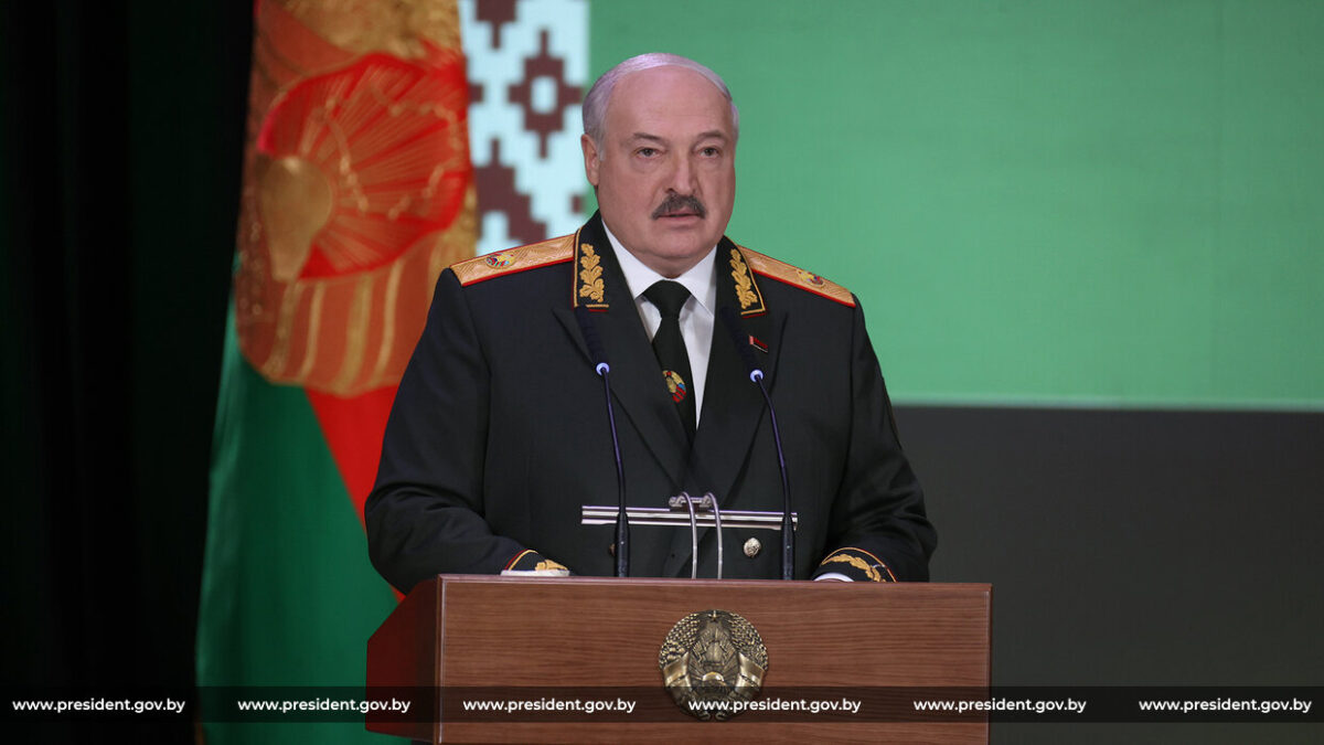 Лукашенко подписал указ о порядке перевода госорганов на работу в военное время