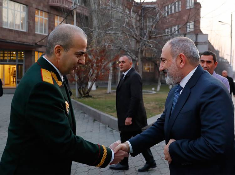 Արմեն Աբազյանը երկար սպասված հանգստի է ուղարկվում. Փաշինյան