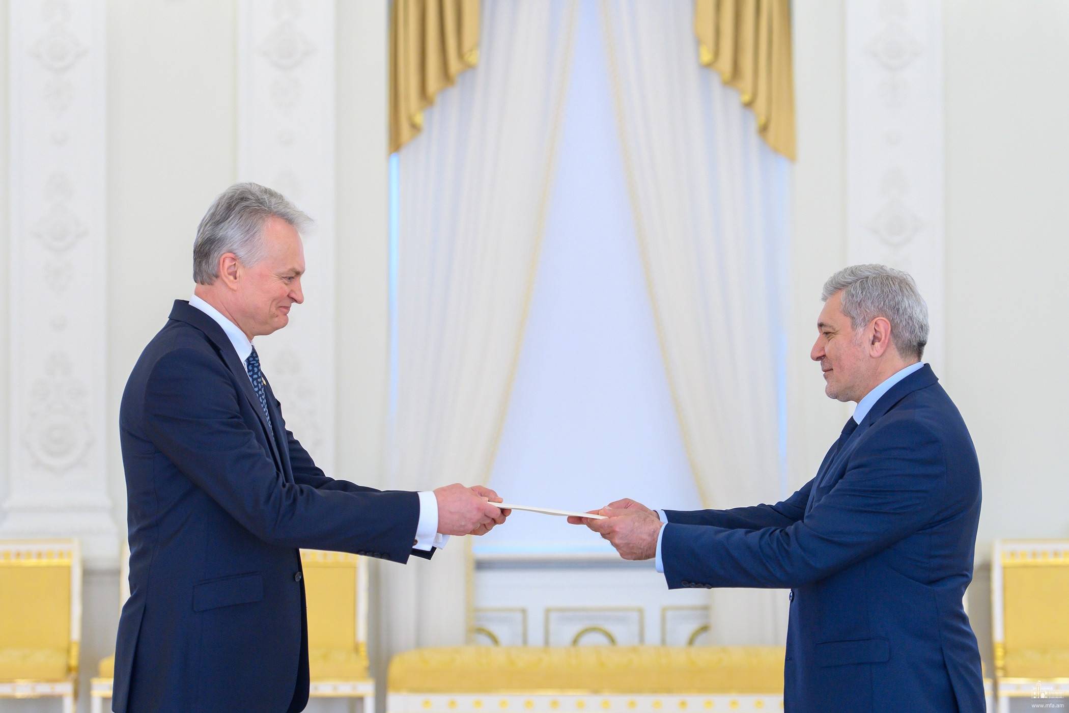 Новоназначенный посол Армении вручил верительные грамоты президенту Литвы