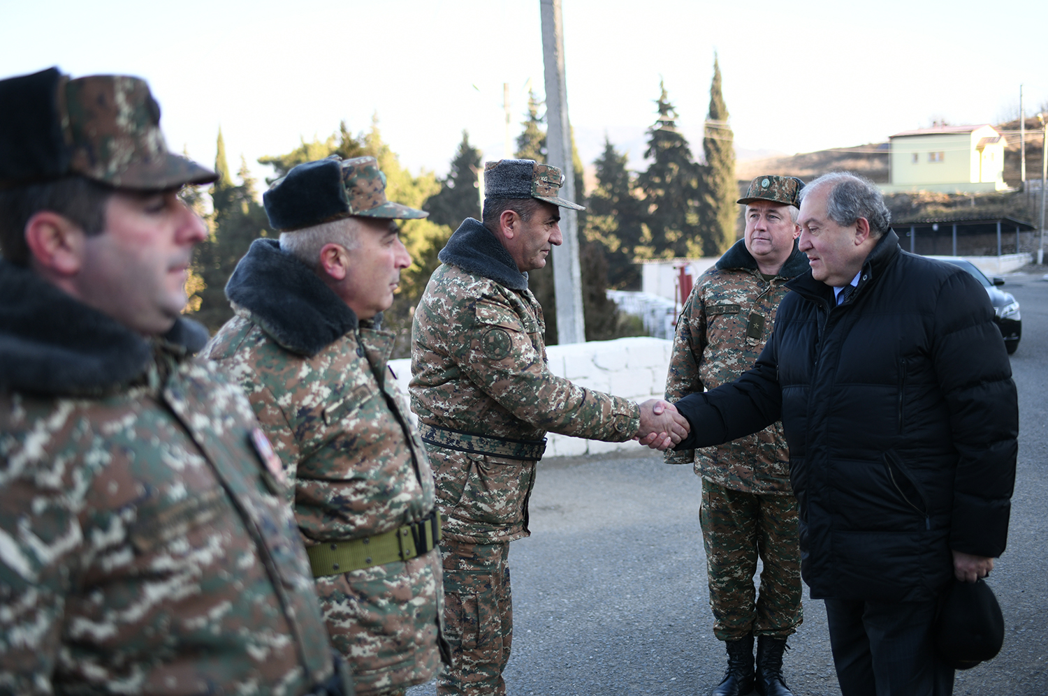 Նախագահ Սարգսյանն այցելել է Պաշտպանության բանակի ինժեներասակրավորական գումարտակ