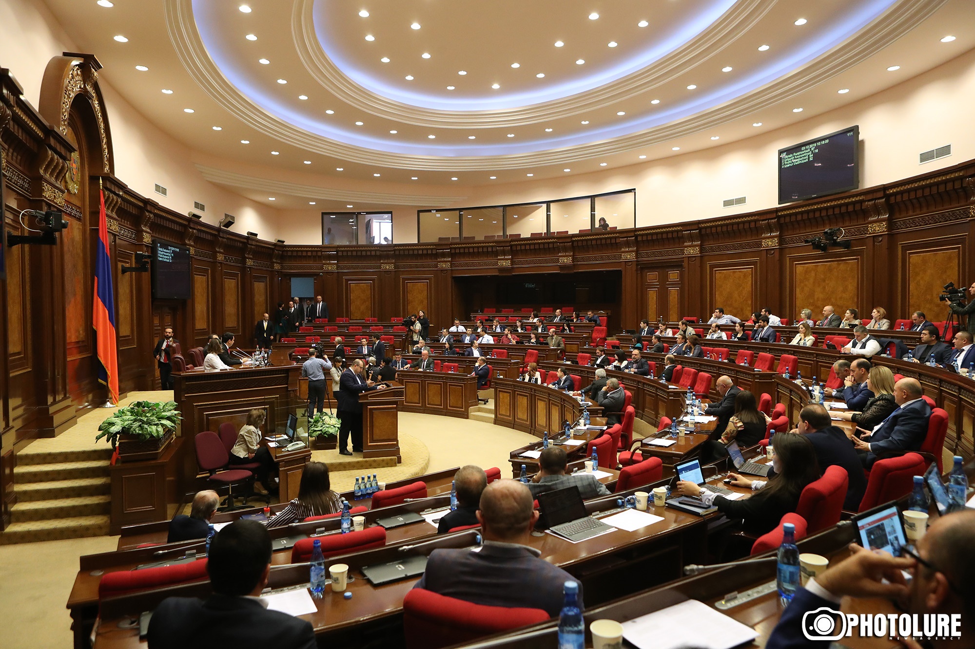 Как поступит парламент с полномочиями Грайра Товмасяна: в ожидании итогов голосования