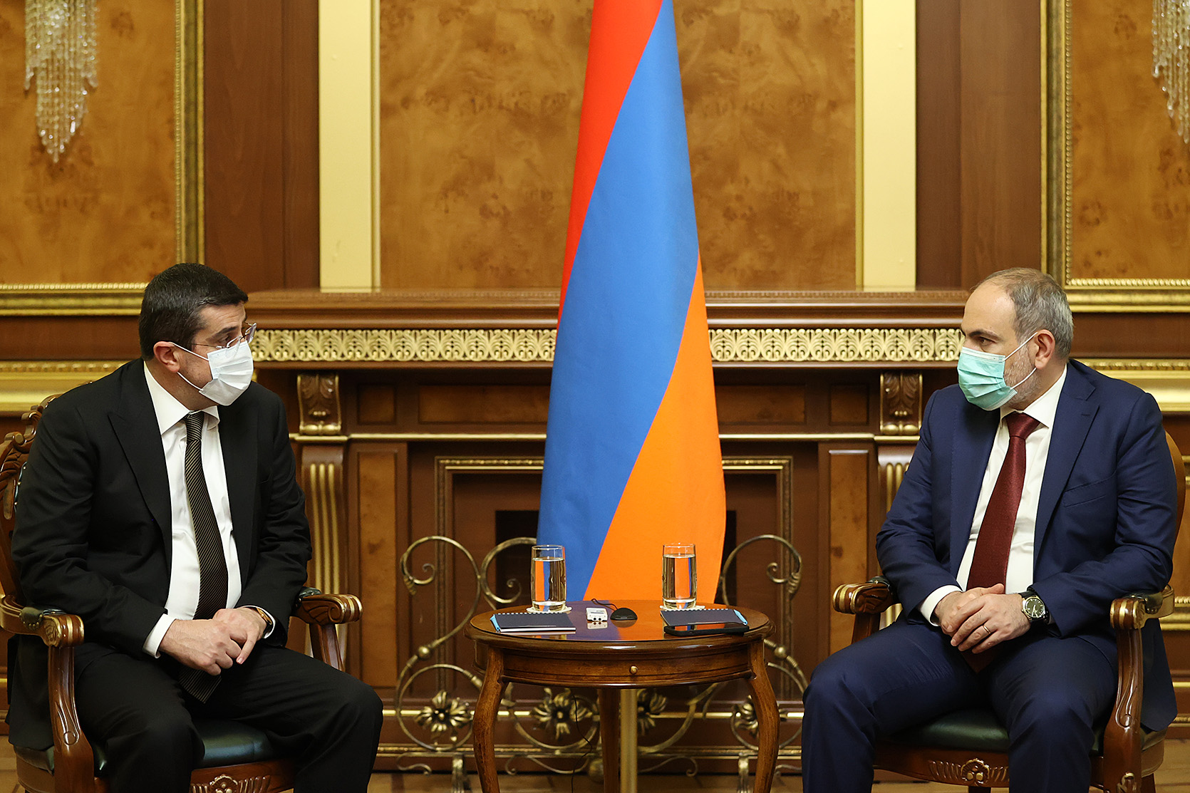 Пашинян представил президенту Арцаха итоги переговоров с Путиным  