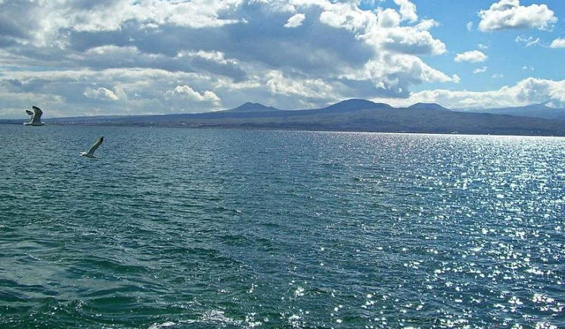 Вода в Севане постепенно прогревается: свежая сводка от синоптиков