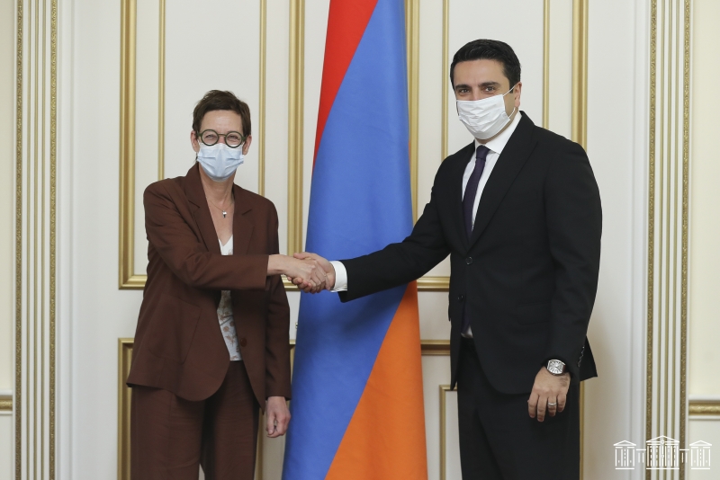 Спикер НС и посол Франции обсудили процесс урегулирования карабахского конфликта