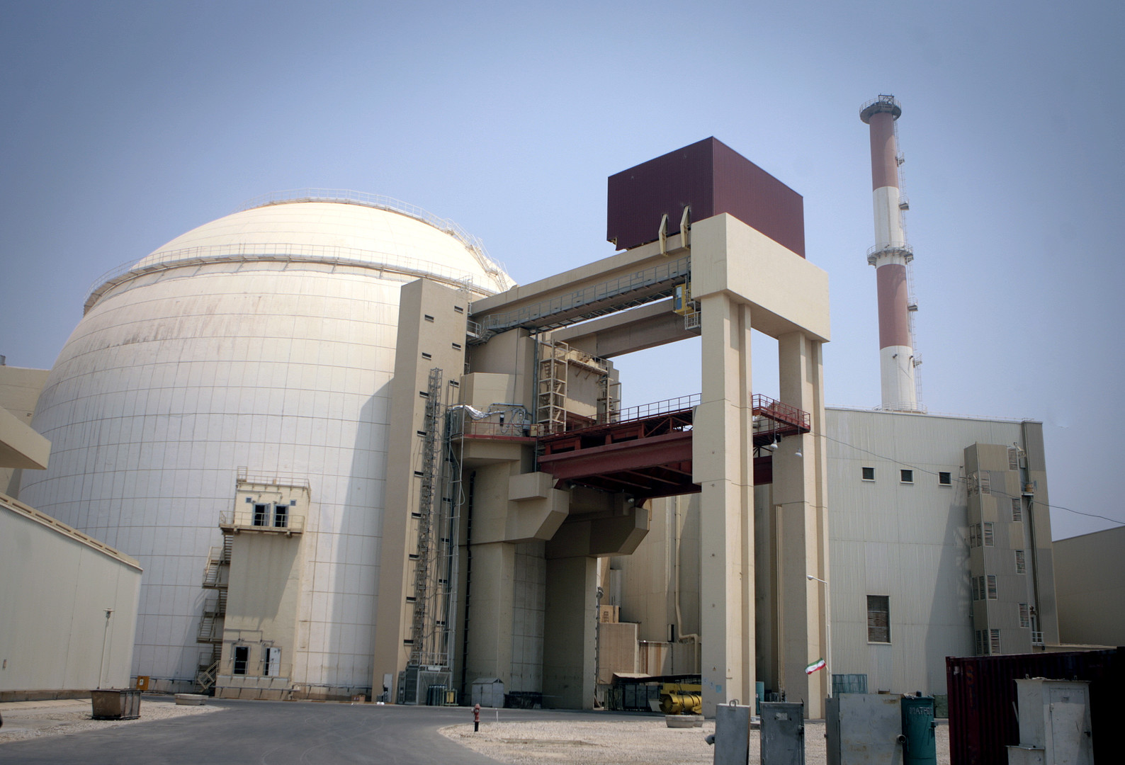 Иран объявил о запуске ядерного реактора на тяжёлой воде в Араке