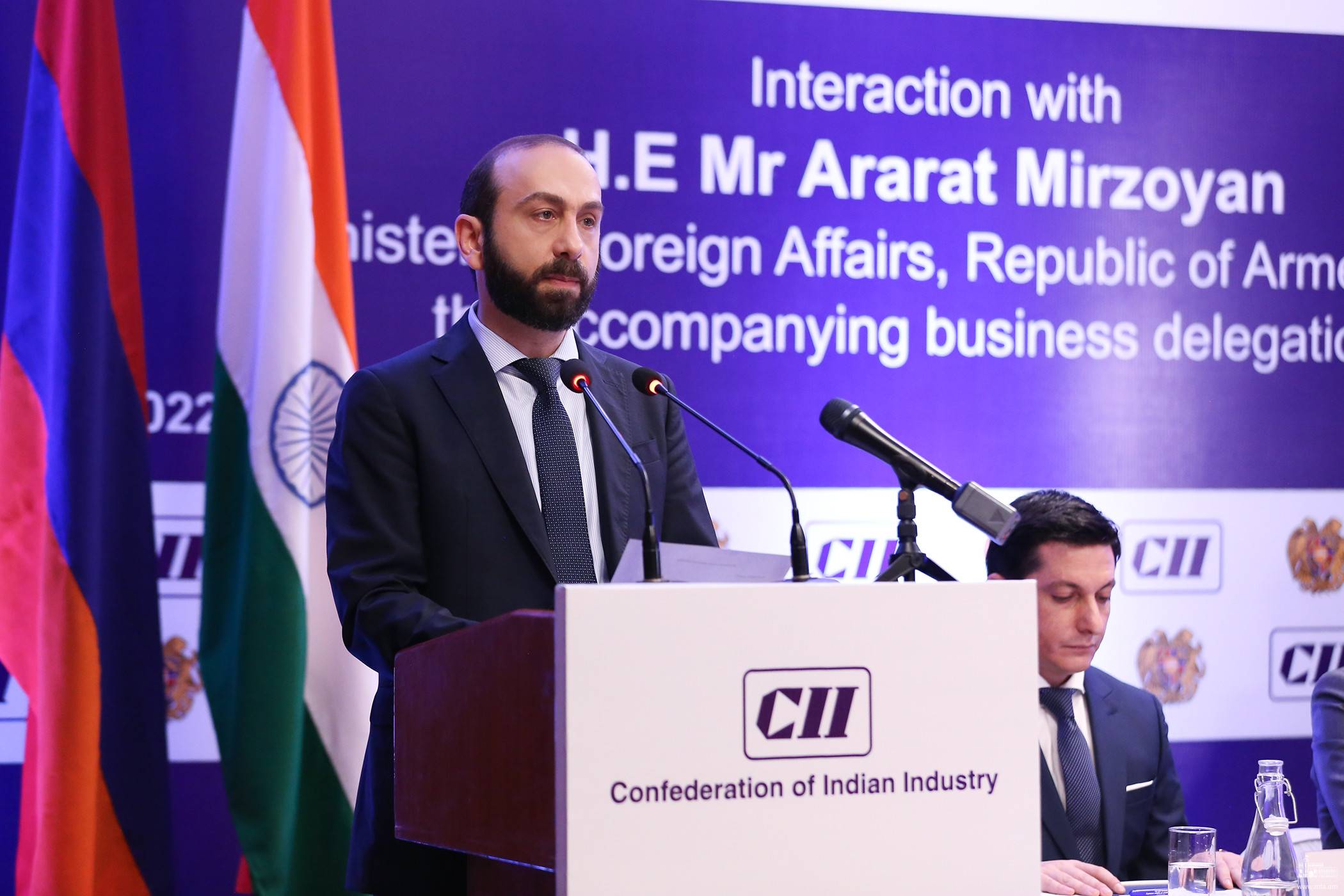 Армения и Индия могут наладить сотрудничество почти во всех отраслях экономики - Мирзоян 