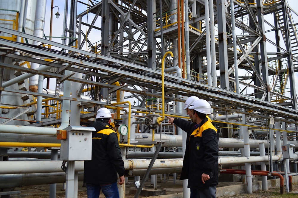 Иран построит нефтеперерабатывающий завод в Сирии