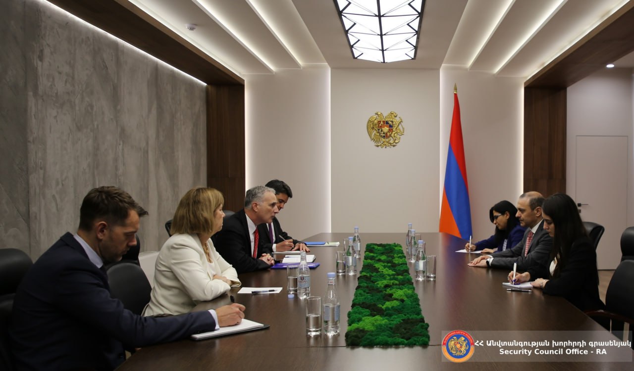 Григорян и Боно обсудили процесс нормализации армяно-азербайджанских отношений 