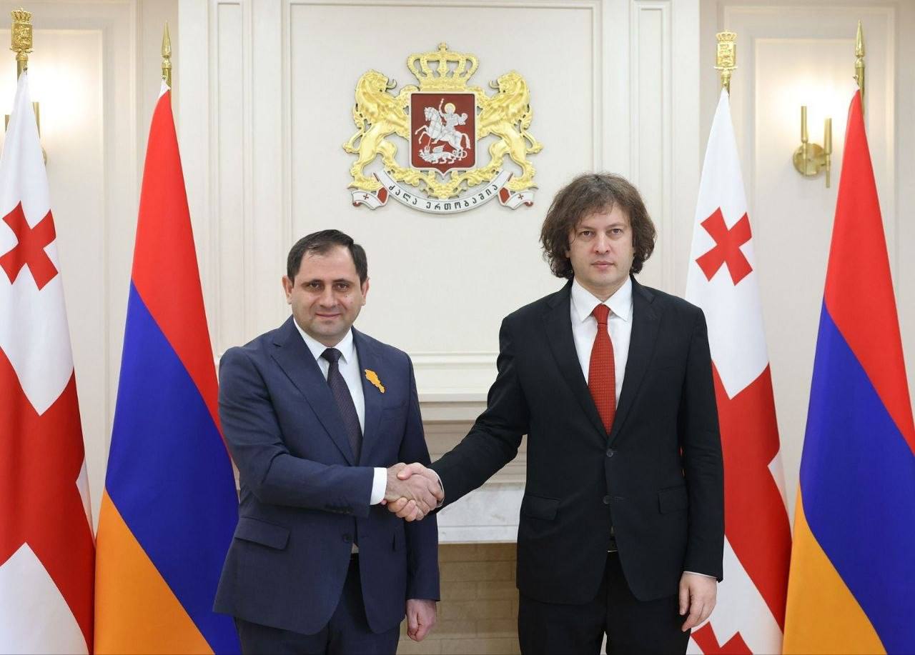 Պապիկյանը հանդիպել է Վրաստանի վարչապետ Կոբախիձեի հետ