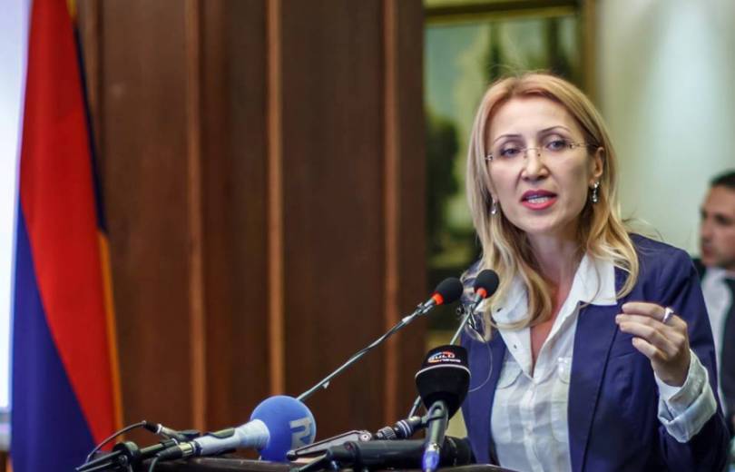 Министр труда Армении Мане Тандилян подала в отставку