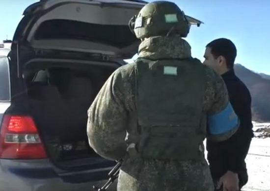 Миротворцы РФ за сутки обеспечили безопасный въезд и выезд в Карабах около 1 тыс. машин
