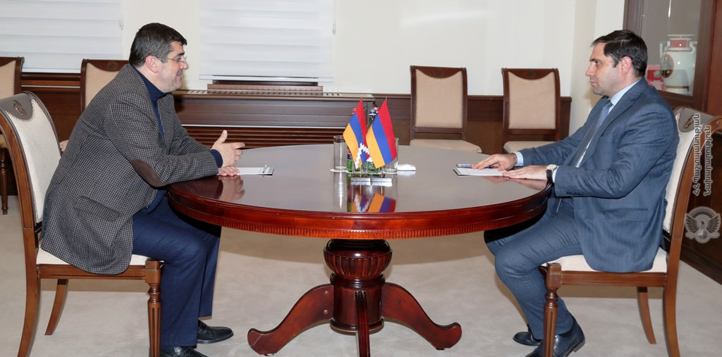 Министр обороны Армении встретился с президентом Арцаха