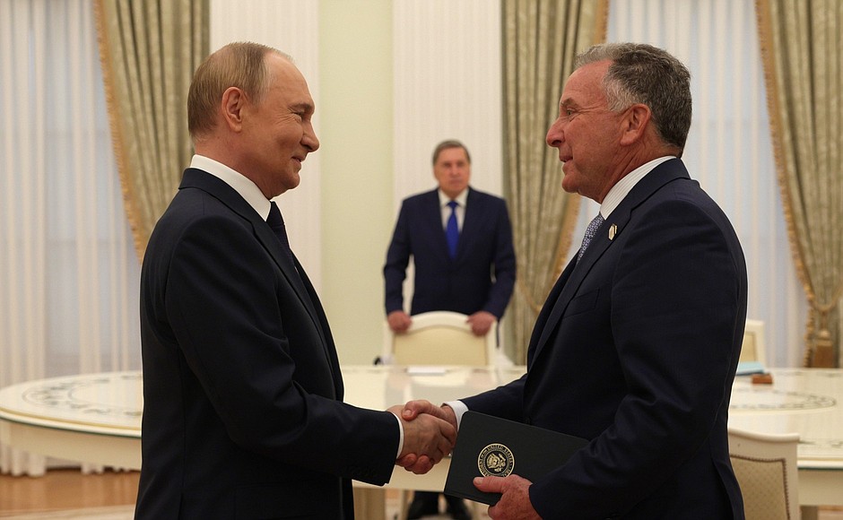 В Кремле завершилась встреча Путина с Уиткоффом