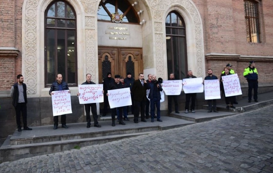 «Азербайджан оккупант» - перед зданием МИД Грузии прошла акция протеста