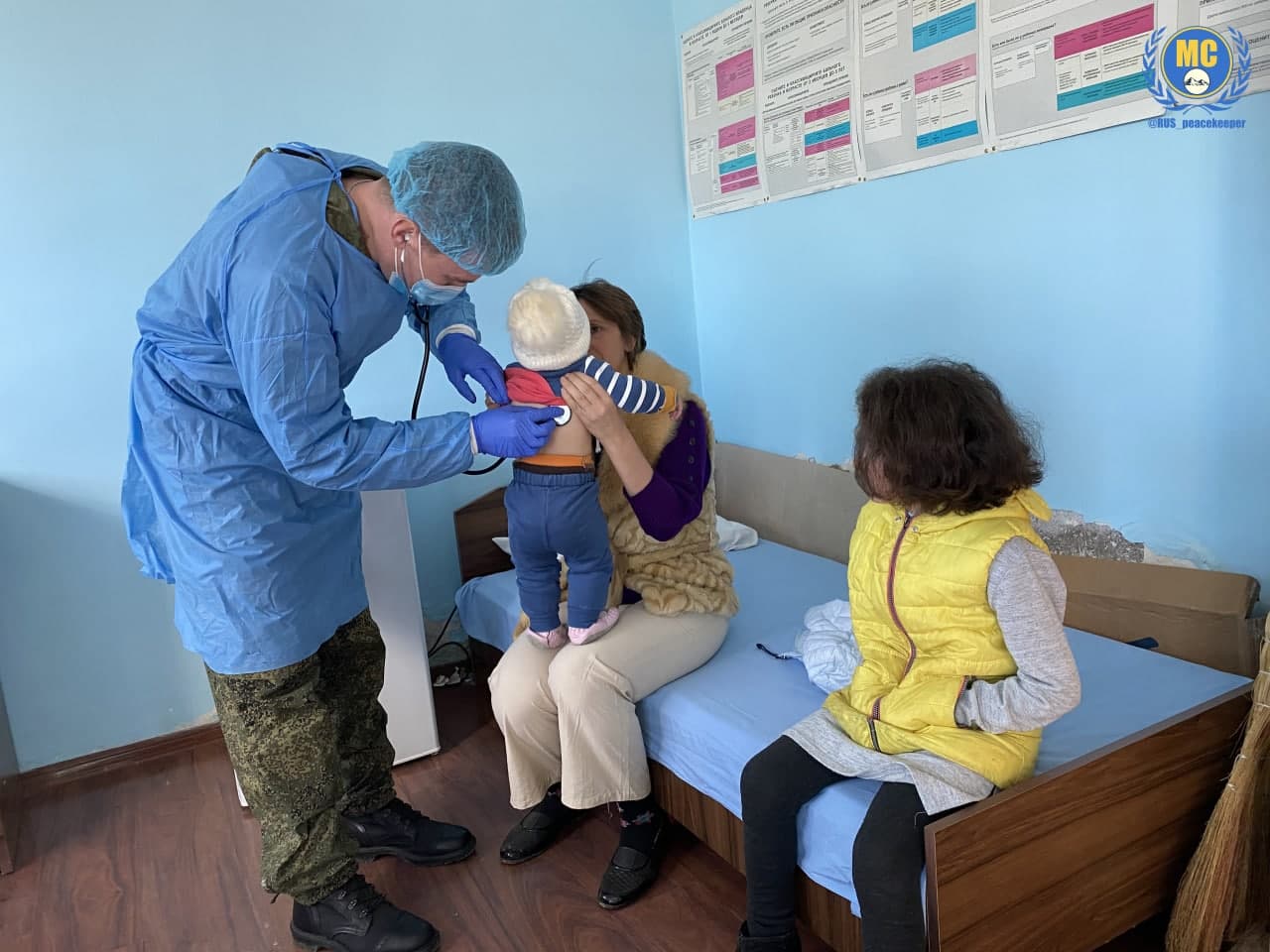 Российские военврачи оказали медицинскую помощь более 250 жителям Мартакерта