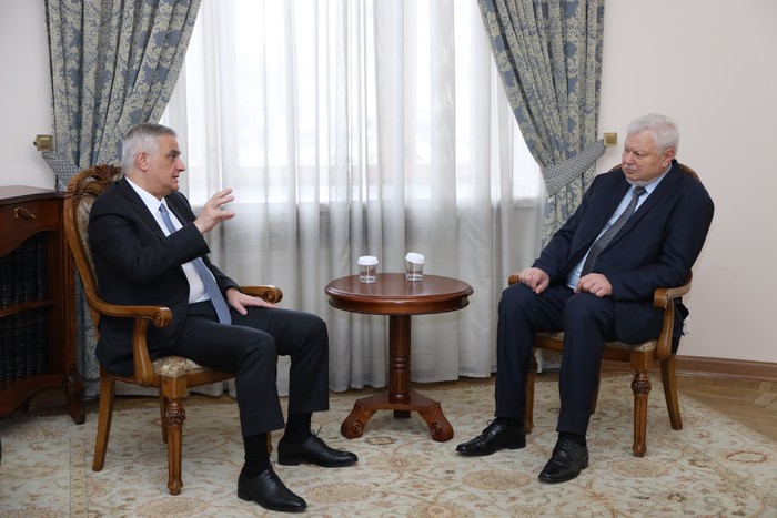 Вице-премьер Армении представил Каспршику кризисную ситуацию в Нагорном Карабахе