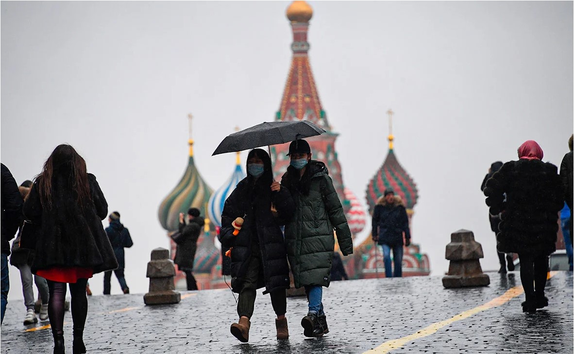В Минздраве России ожидают снятия всех ограничений по коронавирусу в феврале