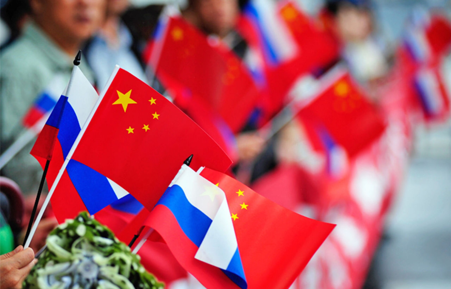 МИД Китая считает протесты в Москве вмешательством Запада во внутренние дела России
