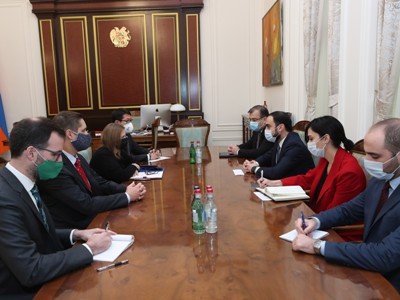 Вице-премьер и посол США обсудили вопросы двусторонней повестки сотрудничества