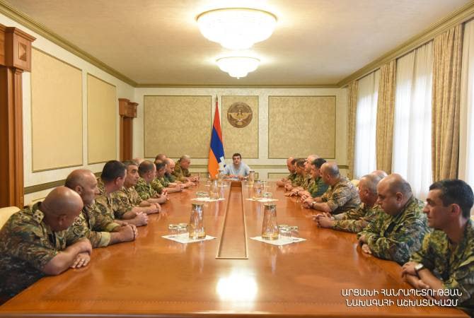 Президент Арцаха обсудил с командным составом АО вопросы обороноспособности