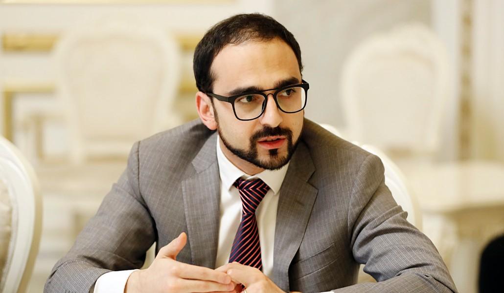 В марте Тигран Авинян фактически возьмет на себя функцию управления Ереваном - пресса дня