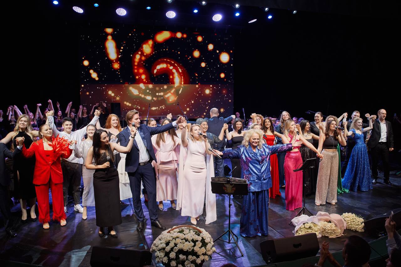 Армянские вокалисты выступили во Дворце Республики в Минске