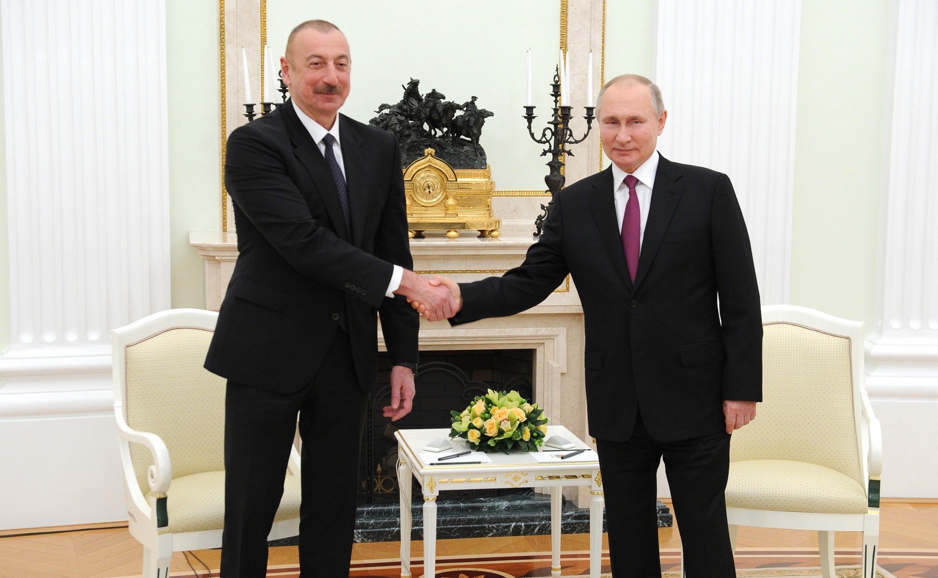 Состоялся телефонный разговор Путин-Алиев: Алиев извинился за убийство миротворцев