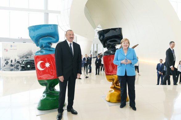 Меркель: Азербайджан является важной страной для ЕС в диверсификации энергообеспечения