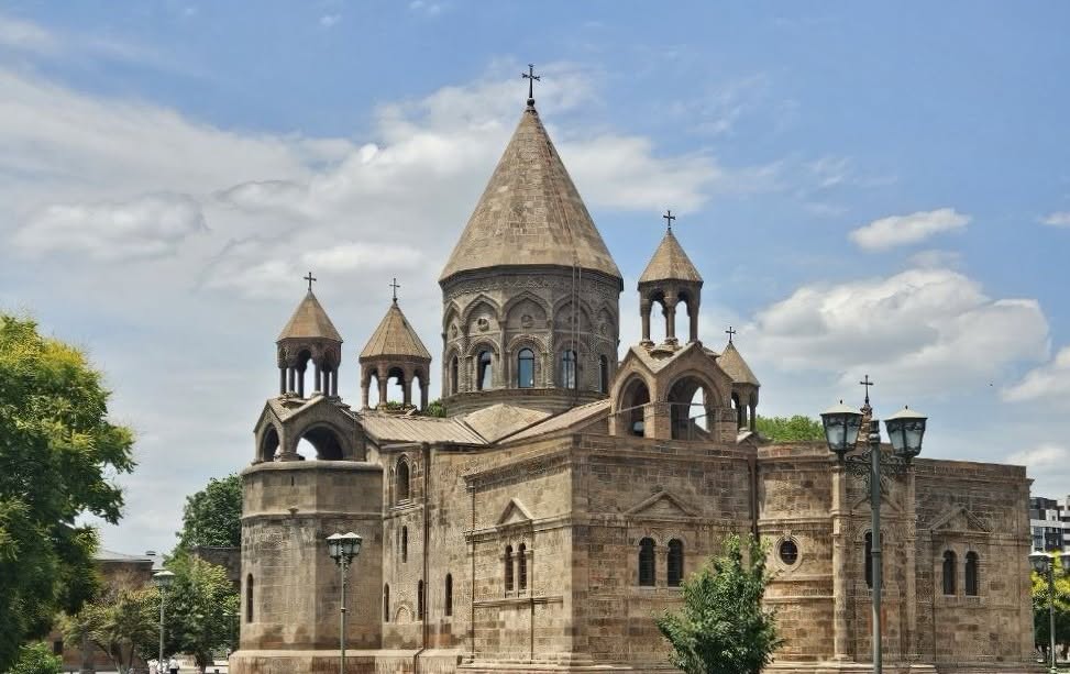 Կաթողիկոսի և եպիսկոպոսների նկատմամբ ապօրինի քրեական հետապնդումը պետք է դադարեցվի