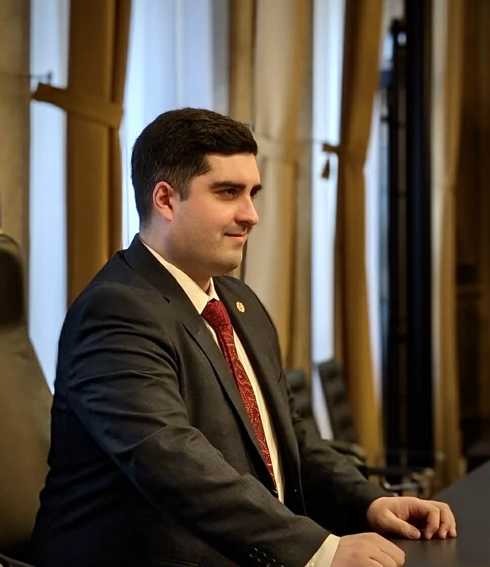 Пашинян не откажется от стремления подчинить церковь и добиться смены Католикоса