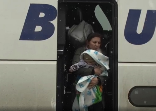 За прошедшие сутки автобусами из Еревана в Степанакерт доставлено 114 беженцев